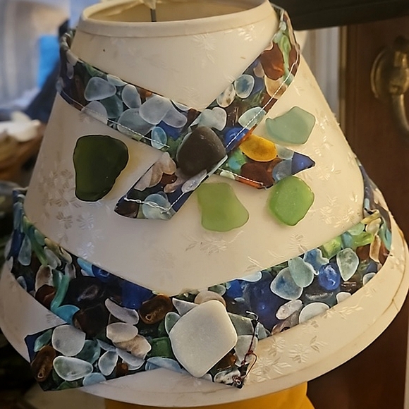 COPY- 40s italy marked (205) 1940s handmade pottery lamp and eyelet shade - Picture 15 of 15